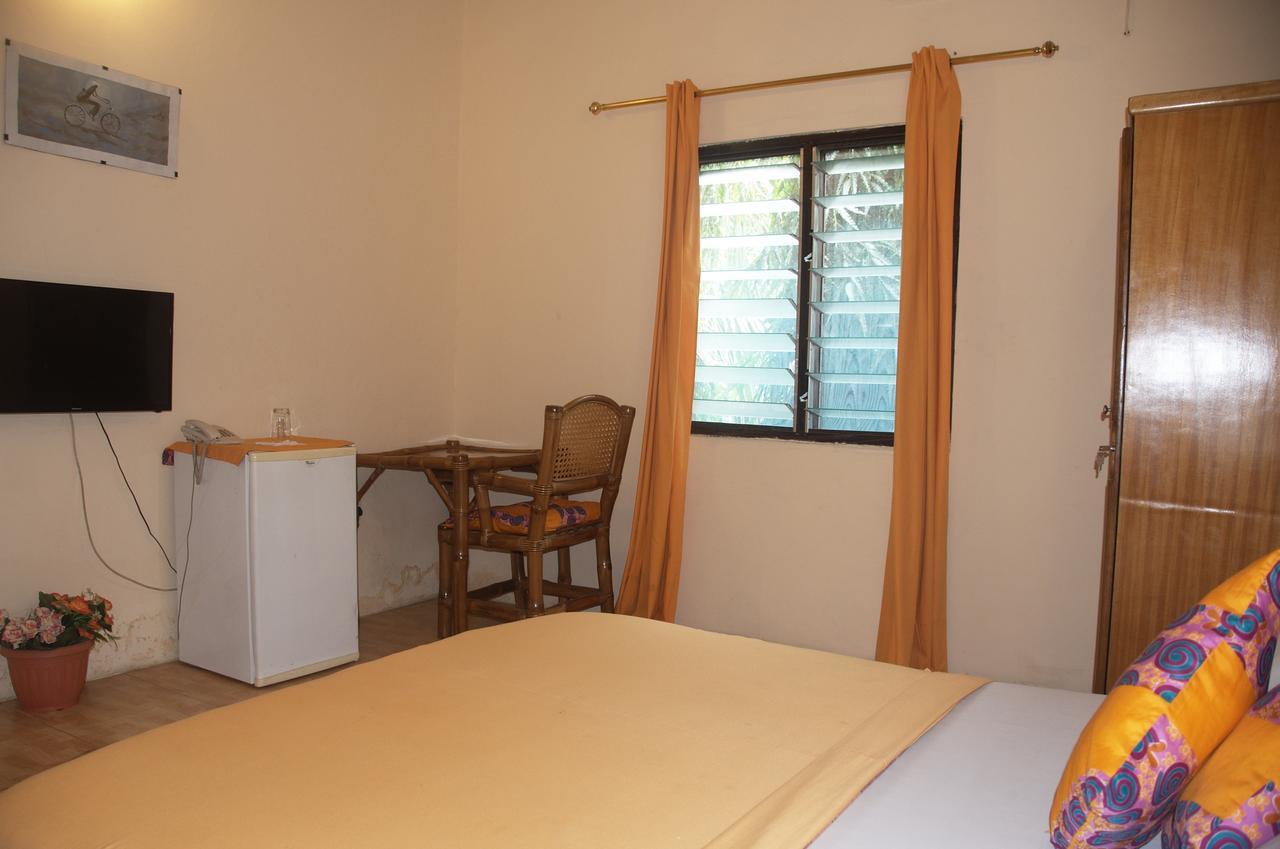 Joy Family Lodge Amasaman Экстерьер фото