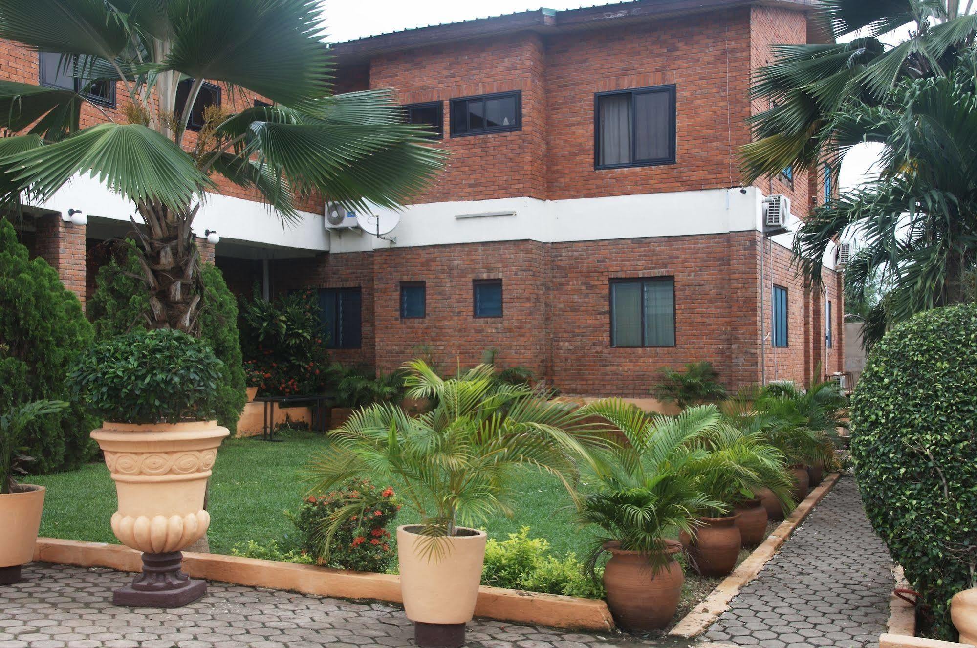 Joy Family Lodge Amasaman Экстерьер фото