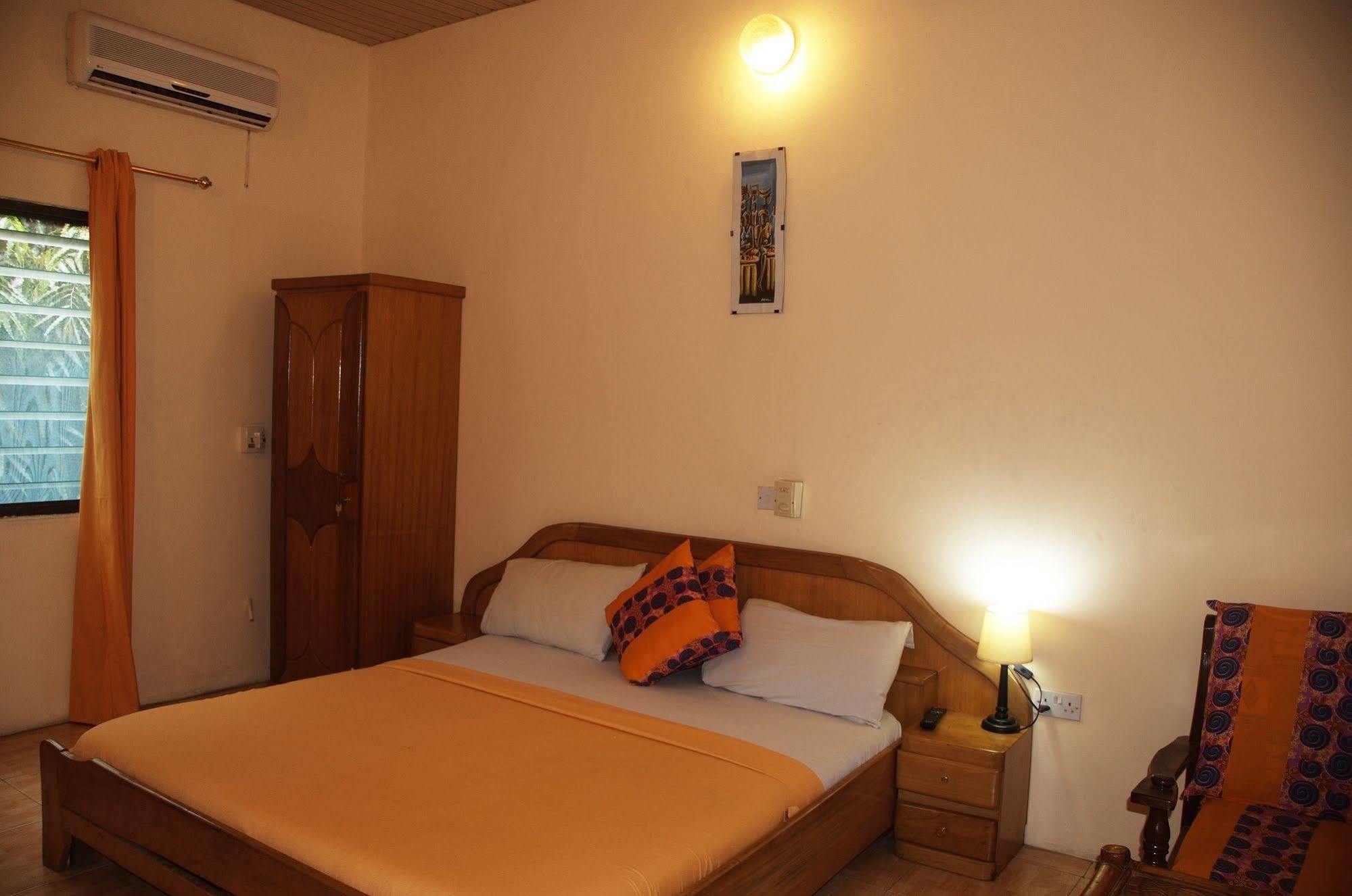 Joy Family Lodge Amasaman Экстерьер фото